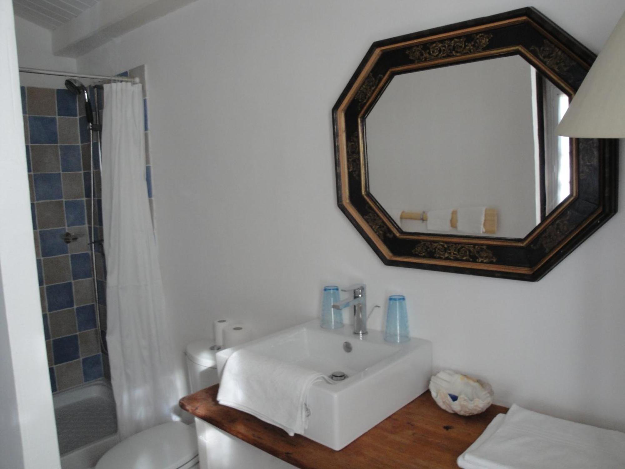 Le Buzet Bleu Bed & Breakfast ノワールムーティエ エクステリア 写真