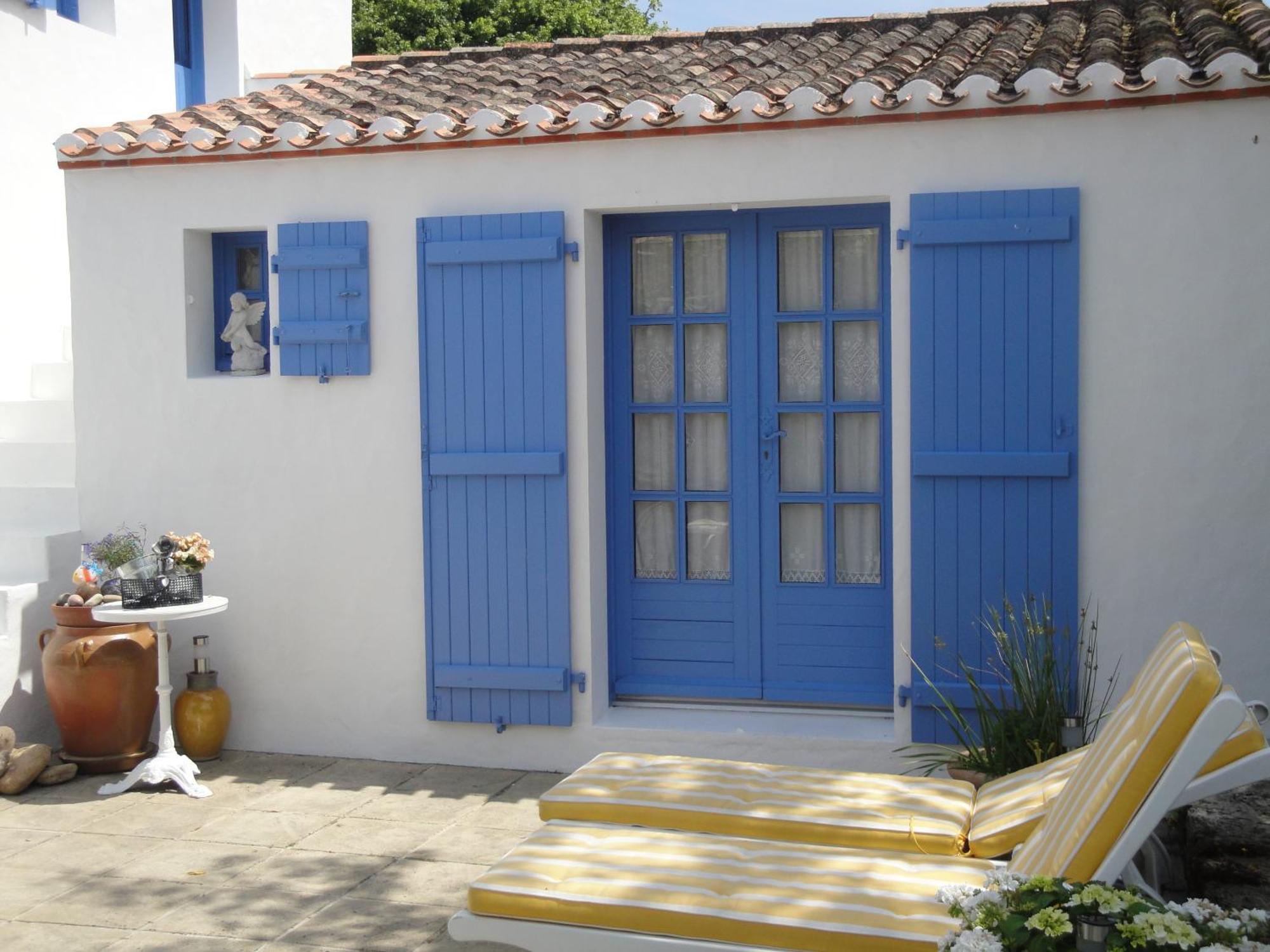 Le Buzet Bleu Bed & Breakfast ノワールムーティエ エクステリア 写真
