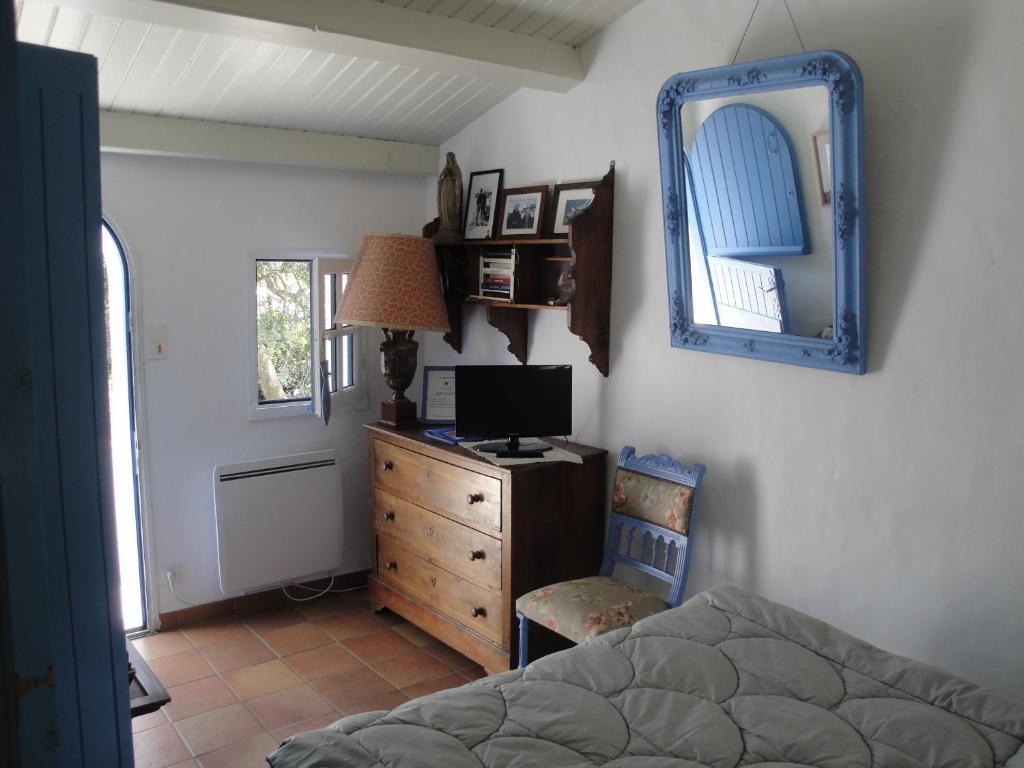 Le Buzet Bleu Bed & Breakfast ノワールムーティエ エクステリア 写真