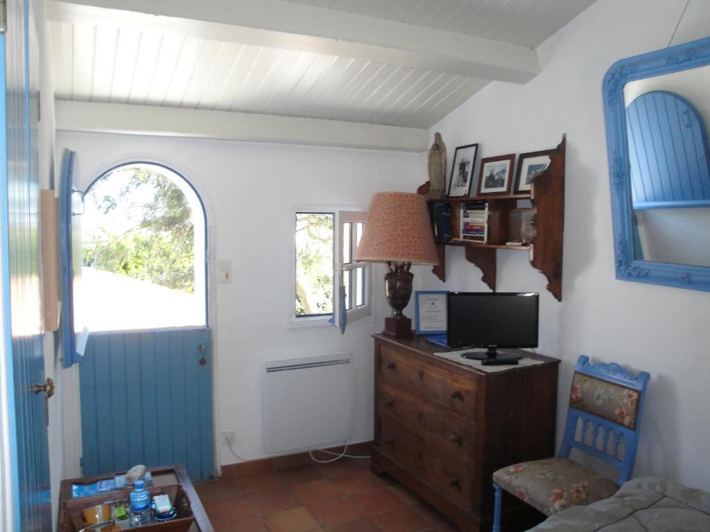 Le Buzet Bleu Bed & Breakfast ノワールムーティエ 部屋 写真