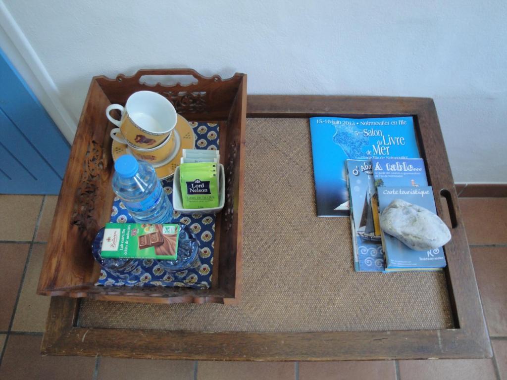 Le Buzet Bleu Bed & Breakfast ノワールムーティエ エクステリア 写真